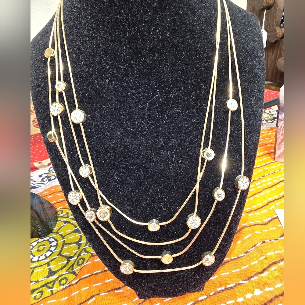 Gold necklace with crystals On Sale 🥳🎁🔥